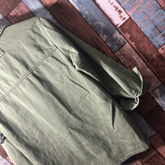 Worn in forever 21 small army jacket with patches - Picture 10 of 10